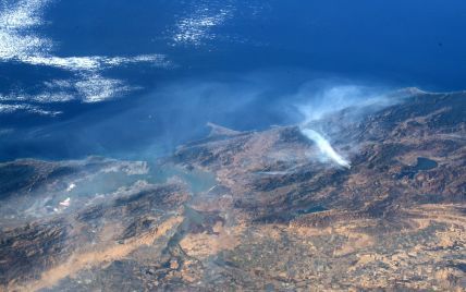 Как масштабный пожар в Калифорнии выглядит из космоса. Смотрите фото астронавта NASA
