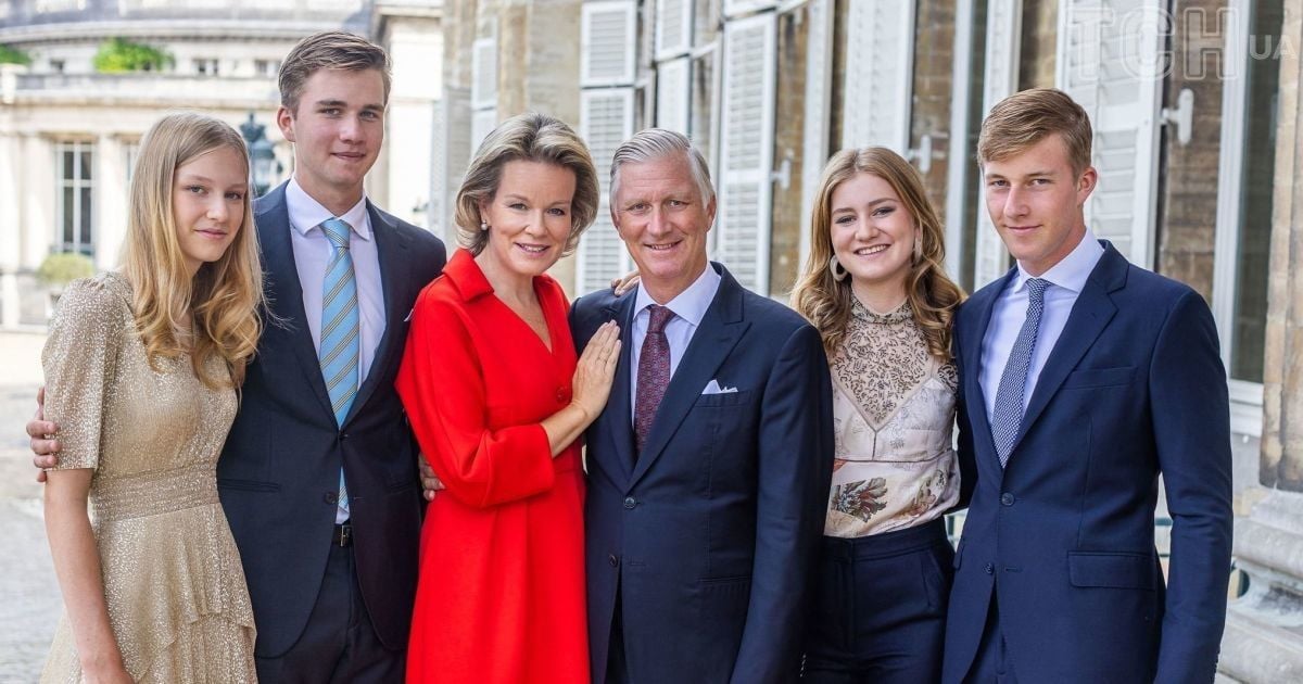 King Philip and Queen Matilda’s Family Christmas Card: A Decade of Royal Photos