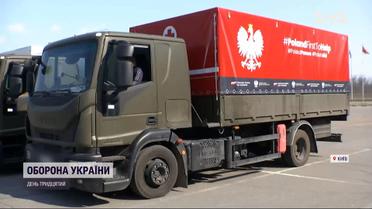 Сім вантажівок з гуманітарною допомогою для військових і мирних жителів доставили з Польщі