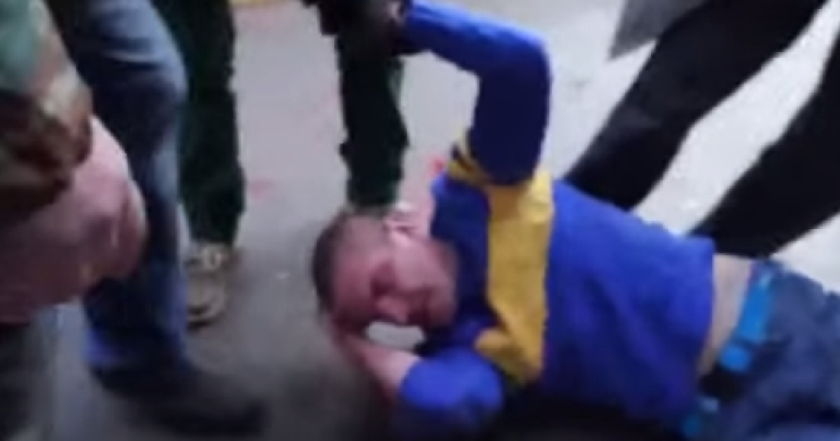 Юрия Буторина избили сторонники Путина и сдали в полицию.