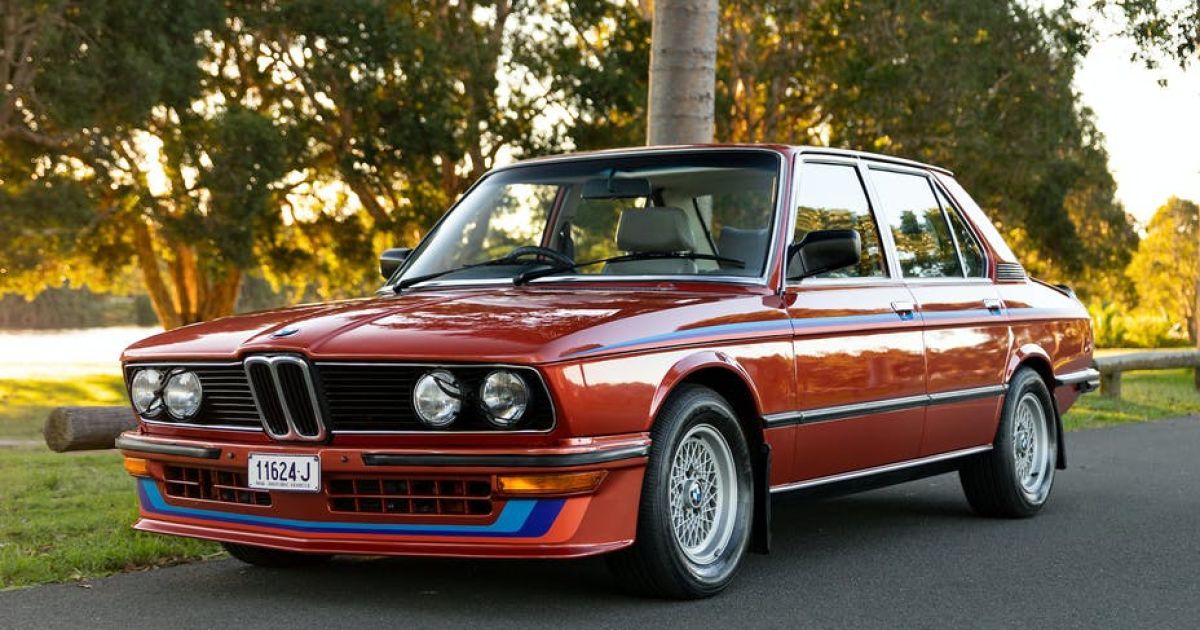В Австралии продают редкую 40-летнюю BMW с небольшим пробегом: названа цена