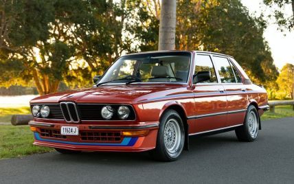 В Австралии продают редкую 40-летнюю BMW с небольшим пробегом: названа цена