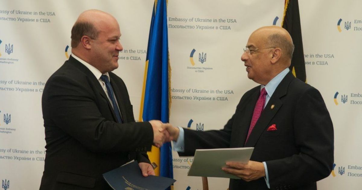 Гроші Лазаренка і підтримка в ООН: навіщо Україна скасувала візи із Антигуа і Барбуда