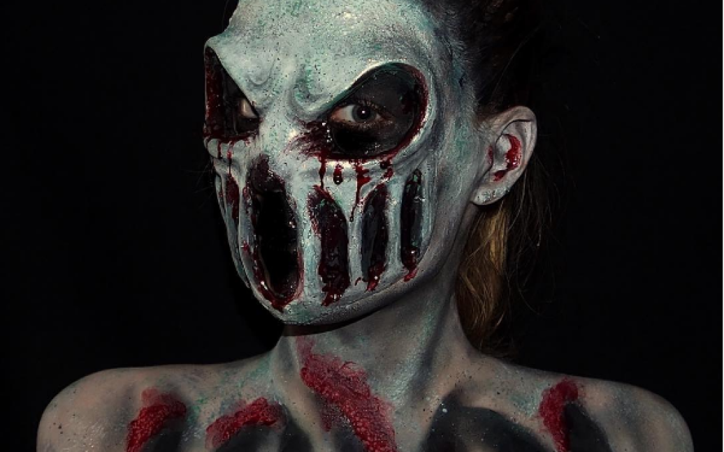Дівчина створює моторошні образи / © Instagram/armageddonpainted