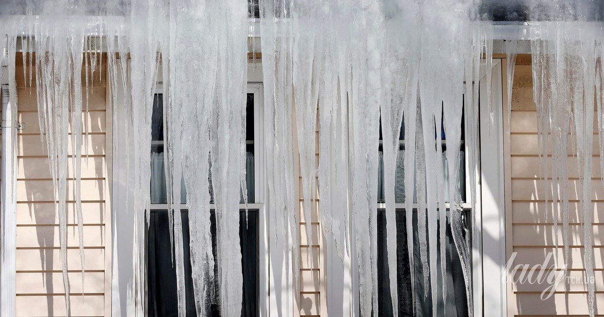 Льодові брили та намерзання на даху