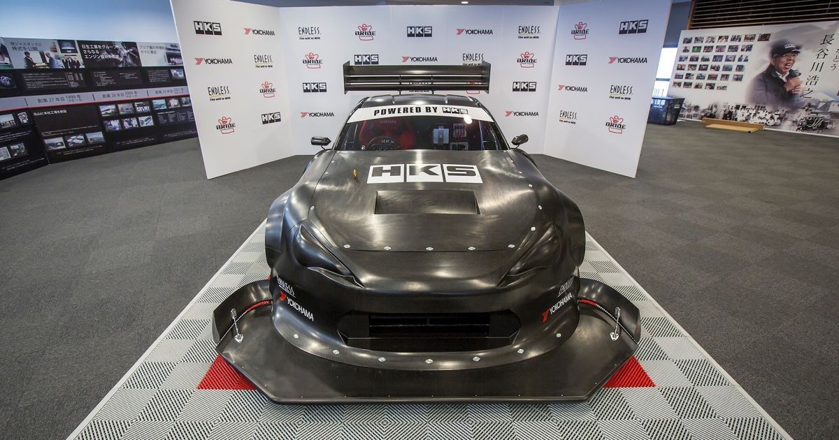 Toyota GT86 получила полностью карбоновый кузов
