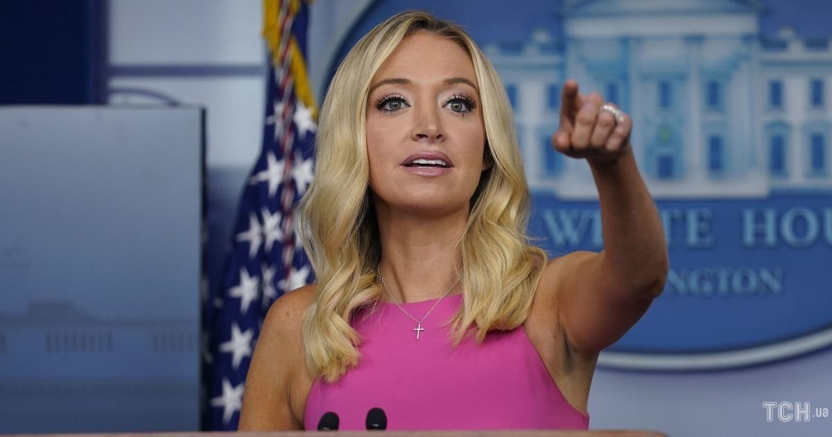 Кейли Макинани