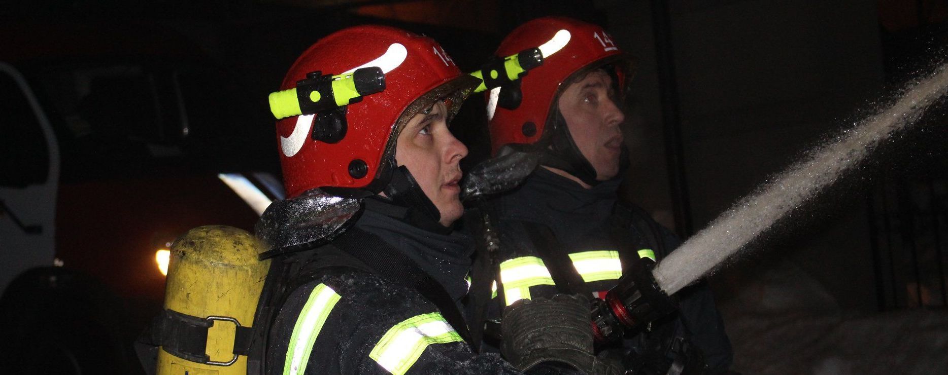 Ночной пожар. В Киеве загорелась квартира в многоэтажке