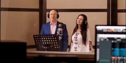 Дмитрий Гордон спел дуэтом с женой