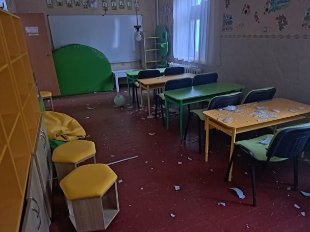 Руйнування в Нікополі внаслідок обстрілу / © Сергій Лисак, голова Дніпропетровської ОВА.