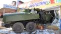 У Миколаєві військовий бензовоз протаранив магазин