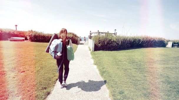 Я іду до узбережжя Атлантичного океану.У Тулузу ми прилетіли літаком компанії Volotea, а звідти в Бордо – дешевим автобусом. Із Бордо до узбережжя рукою подати. Ми доїхали автостопом. / © Фото: Надія Ковтан