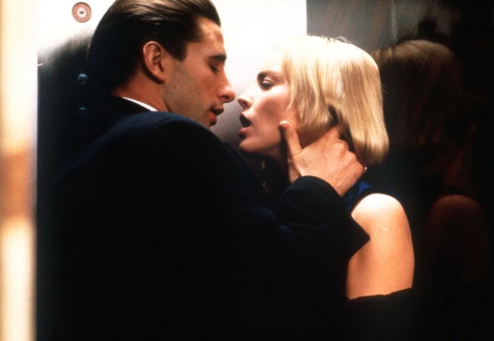 Шэрон Стоун и Билли Болдуин в фильме 