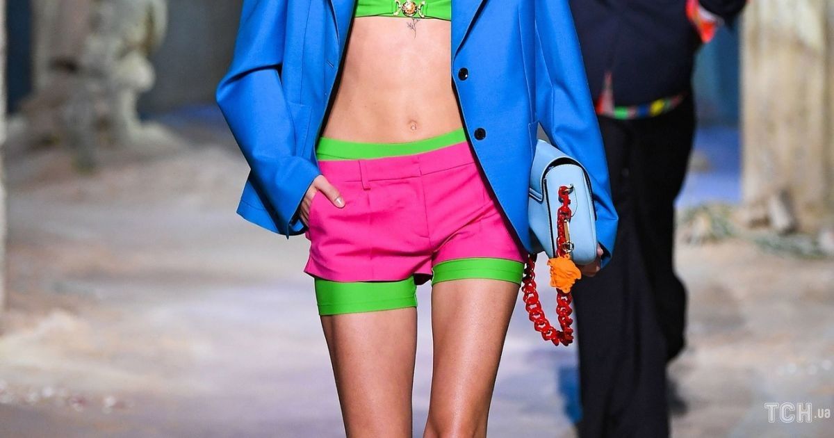 Колекція Versace трет-а-порте сезону весна-літо 2021 / © East News