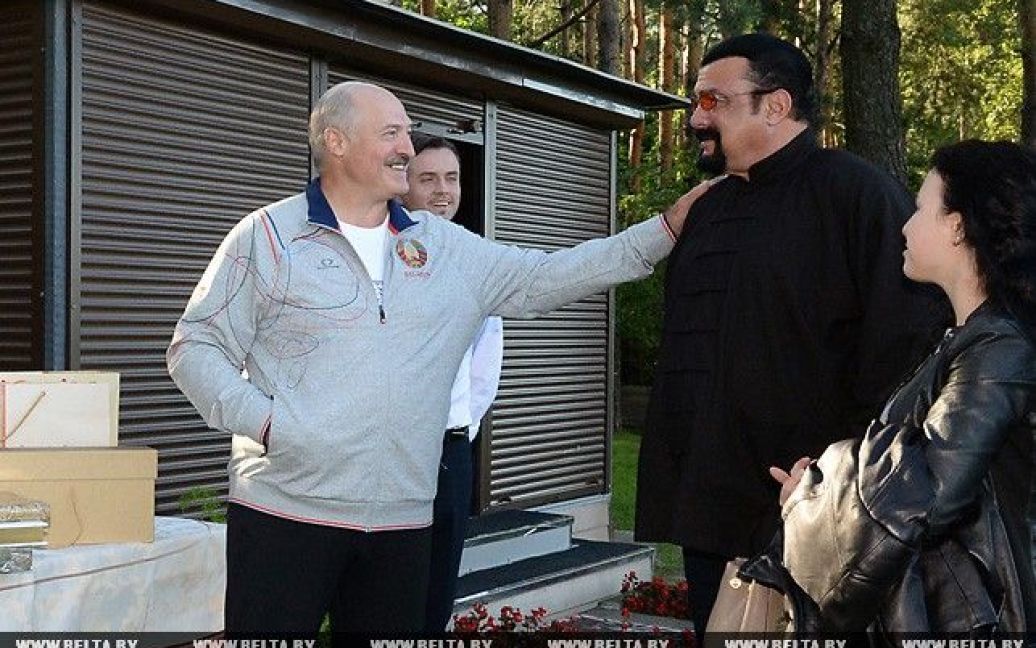 Сигал пожаловал к резиденции Лукашенко / © БЕЛТА