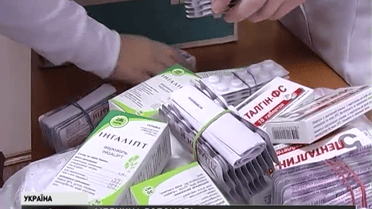 Миколаївські студенти-медики зібрали ліки для бійців на Донбасі