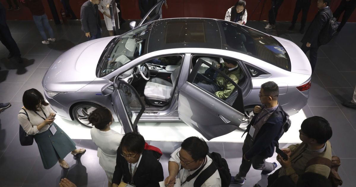 Стала известна цена электрокара Geely белорусского производства