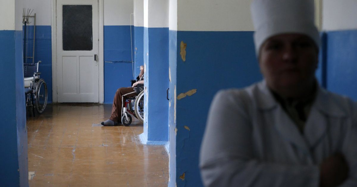 В России в военном госпитале психбольные убили медсестер и сбежали