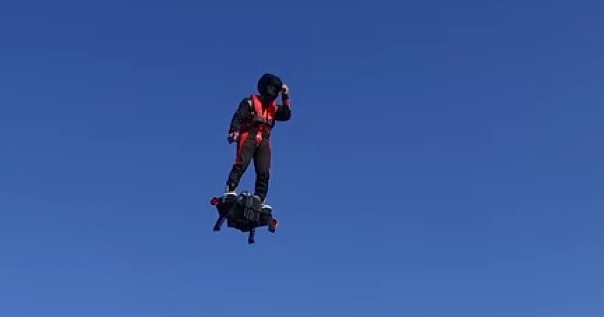 В Сети появилось видео успешного испытания летающей доски