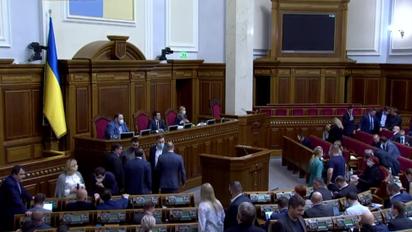 У Верховній Раді спалах коронавірусу: пленарні засідання скасовують, депутати працюватимуть онлайн