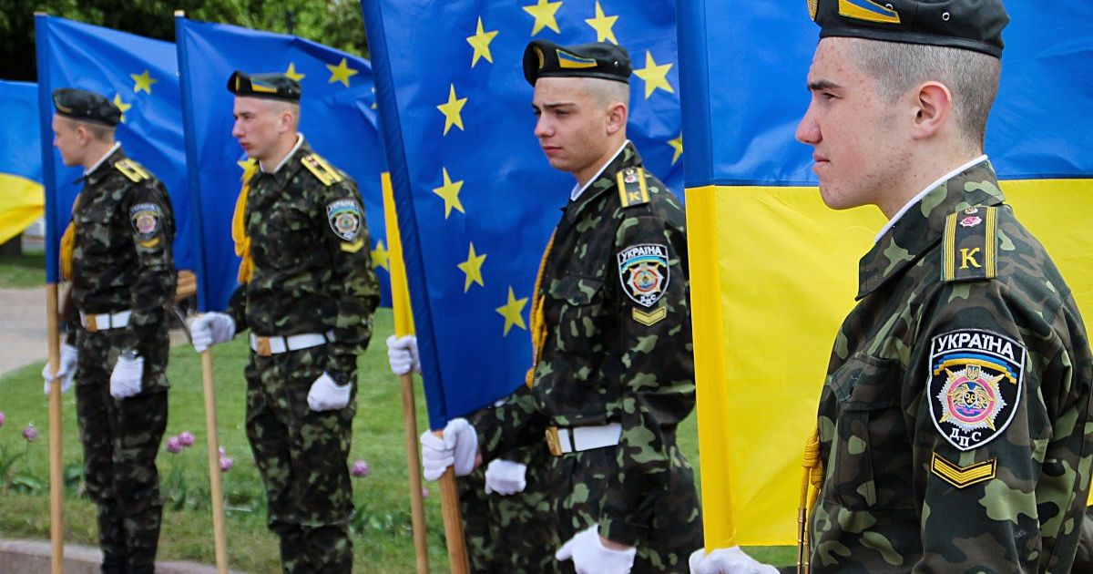 Ледь не дали задню: як Янукович майже відмовився від європейського курсу України