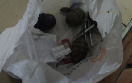 В Киеве пьяный мужчина предлагал встречным купить у него гранаты РГД-5 и Ф-1