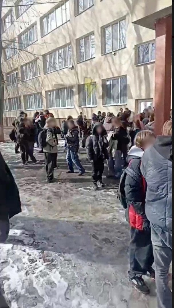 Це зображення було видалене. З міркувань безпеки дозволено зображення лише з локальних доменів. Зображення видалено.