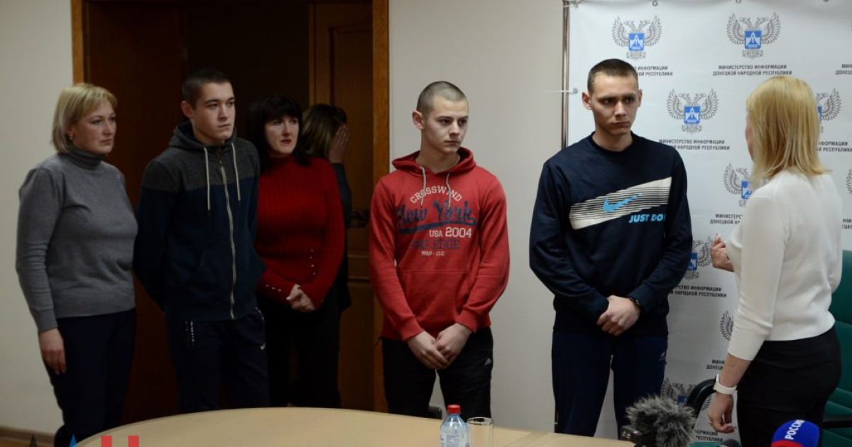 У "ДНР" заявили про помилування групи молодиків, яких називали "ясинуватськими терористами"