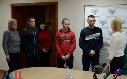 В "ДНР" заявили о помиловании группы парней, которых называли "ясиноватскими террористами"