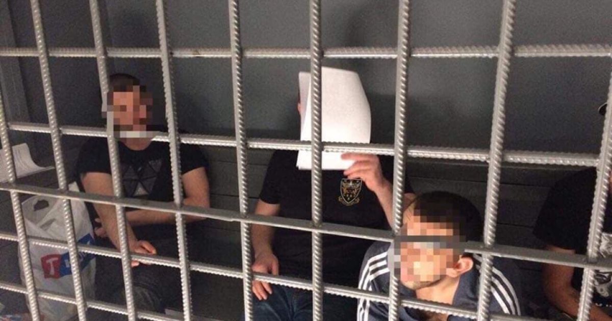 У Києві "таксисти" підсипали людям клофелін і грабували їх