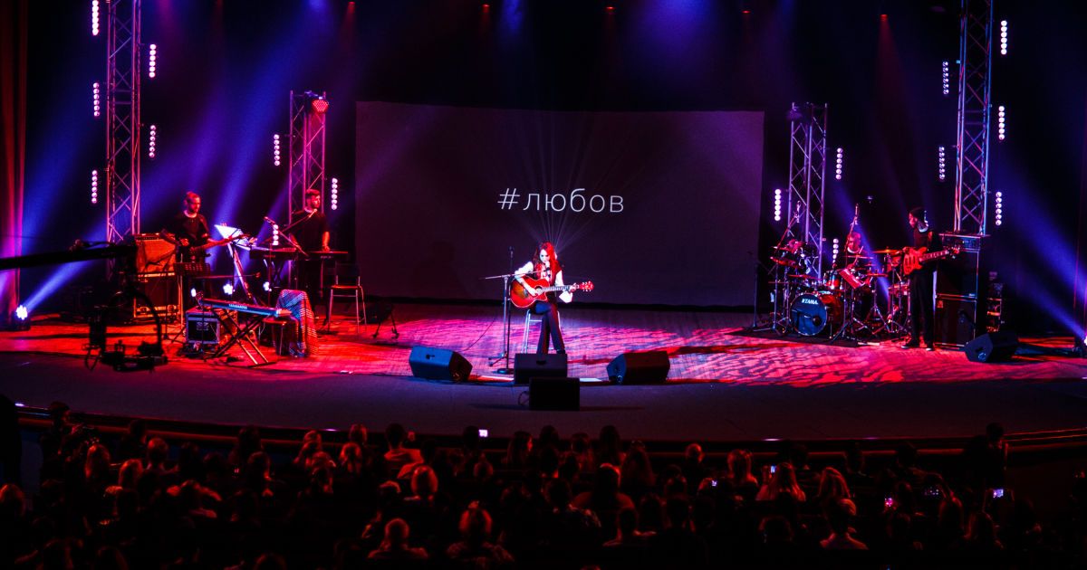 Cветлана Тарабарова представила сольную программу