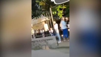 На Черкащині чоловіки у військовій формі зі зброєю жорстоко побили цивільного