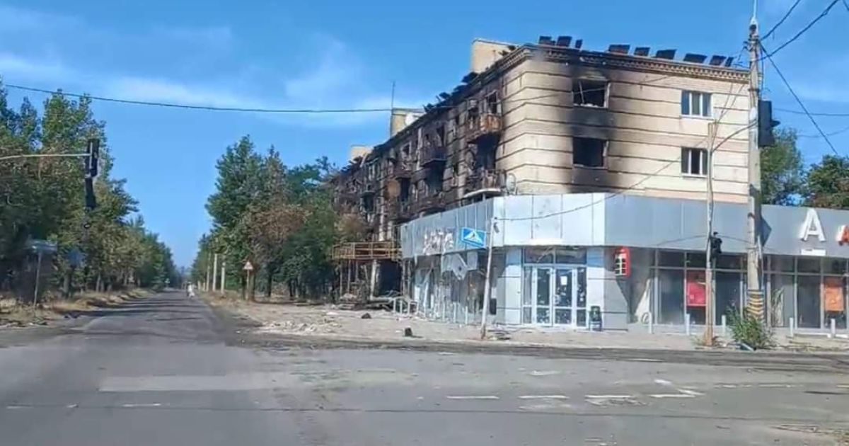 Автошляхи до міста усипані уламками снарядів: Гайдай розповів про поточну ситуацію у Лисичанську