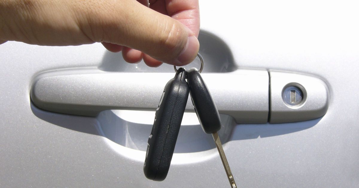 У Києві чоловік взяв в оренду 16 автомобілів і продав їх