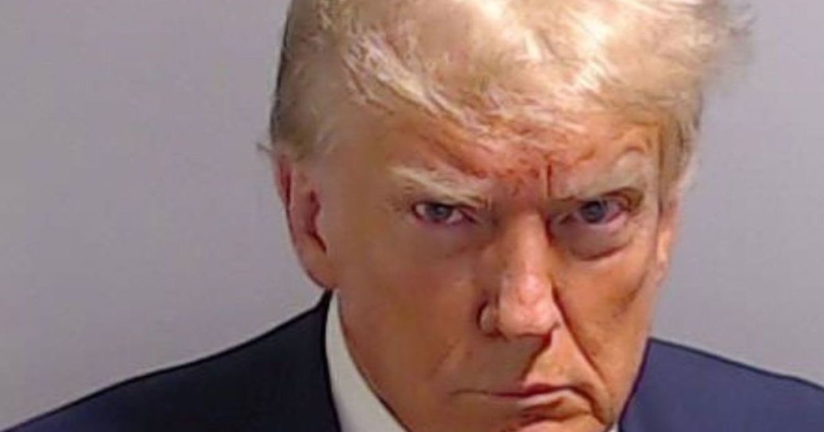 Племінник Дональда Трампа вважає його божевільним. Фото: Fulton County Sheriff's Office