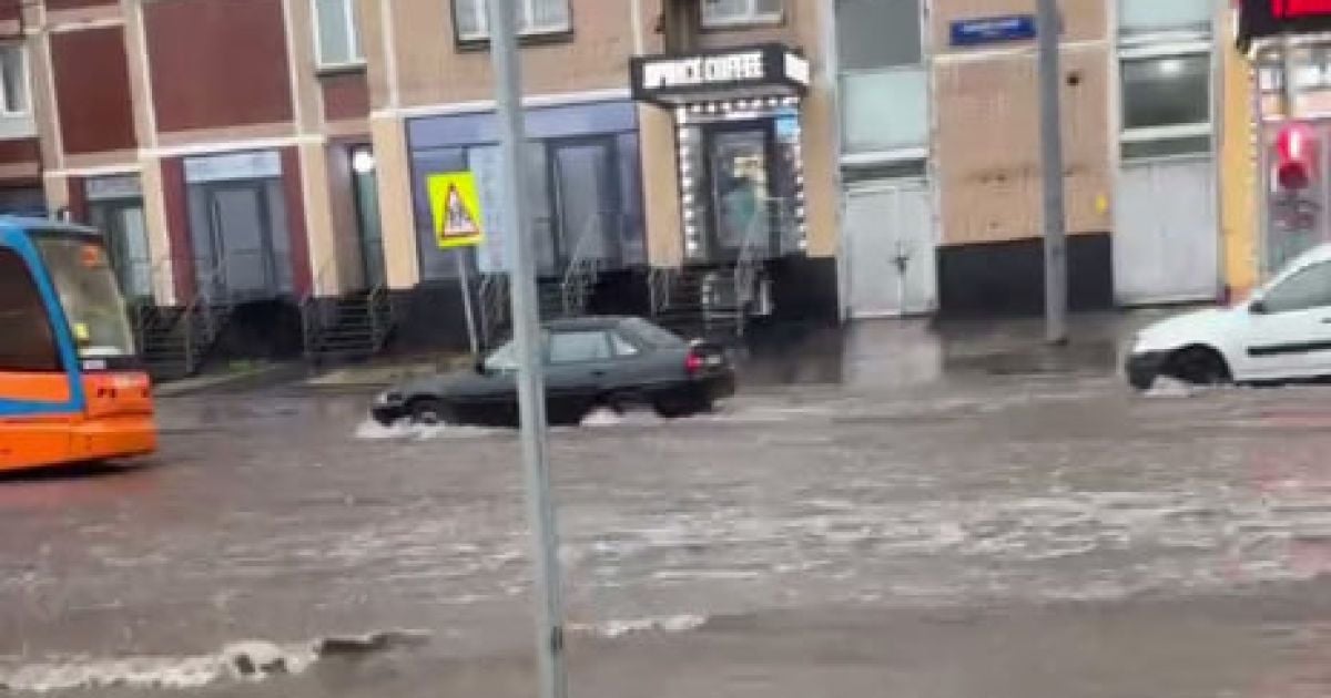 Москву заливает