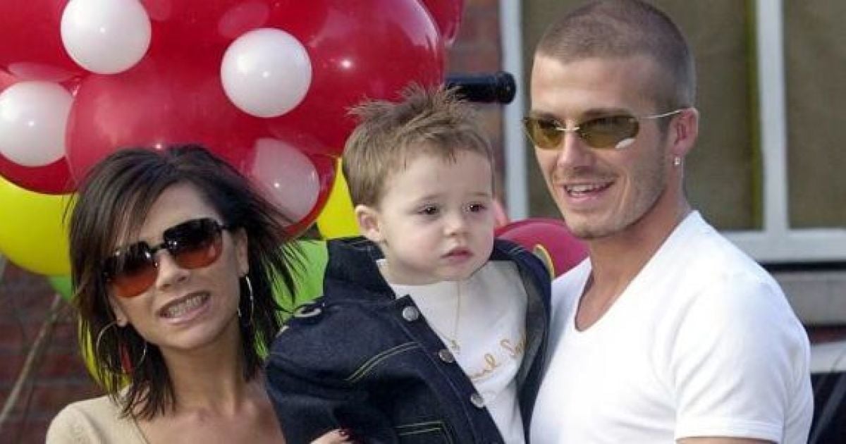 Виктория Бекхэм с мужем Дэвидом и маленьким сыном Бруклином