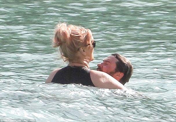 Джекман и Фернесс празднуют 20-летие супружеской жизни / © FameFlynet.uk.com