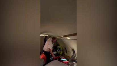 В сети появилось видео с самолета, которым транспортировали Кернеса в Германию