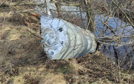 На Львівщині виявили уламки ракети, яка не здетонувала: в ОВА звернулися з проханням до жителів