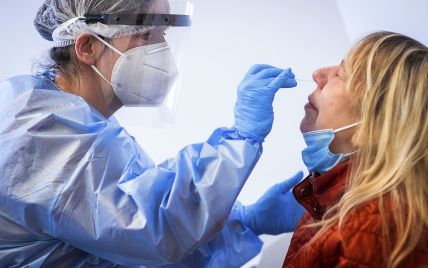 В Германии тестирование на коронавирус станет обязательным для невакцинированных лиц