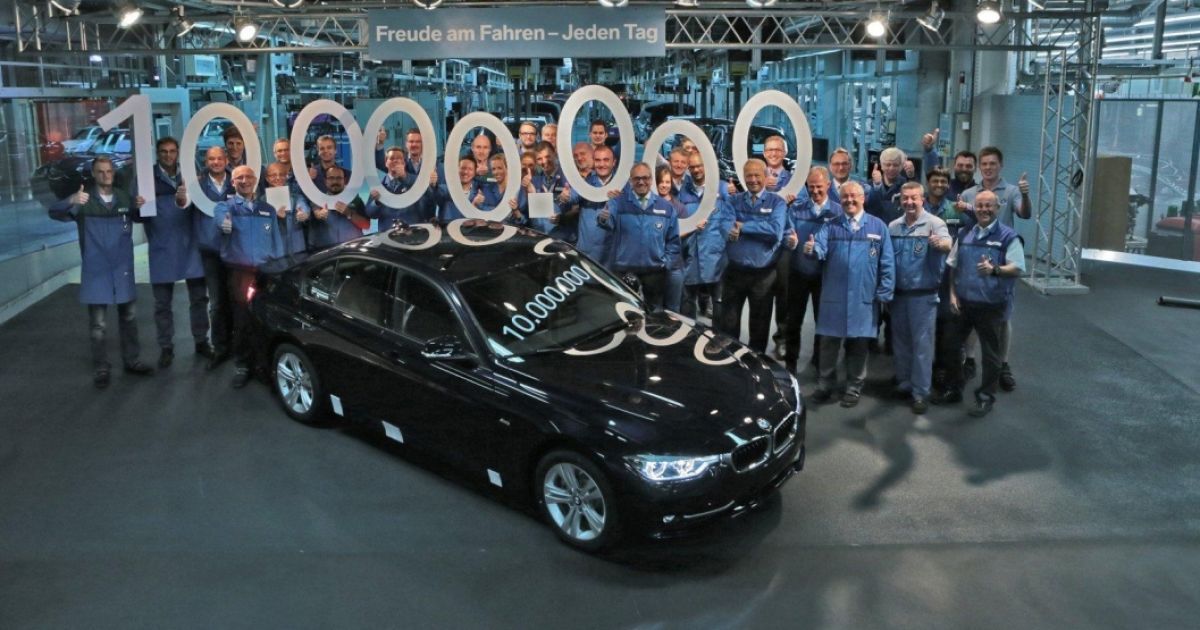 Баварцы празднуют выпуск 10-миллионной BMW 3-Series Sedan