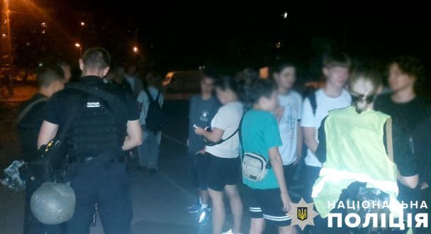 Підлітки на місці інциденту, вчора, 10 вересня / © Поліція Києва / Facebook