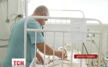 На Дніпропетровщині дитині пробило голову лезо з трактора-газонокосарки