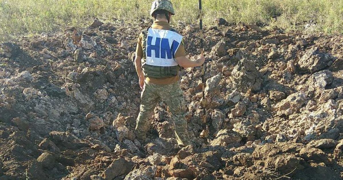Боевики выпустили по Светлодарску 13 реактивных снарядов из "Града". Подробности ночного обстрела