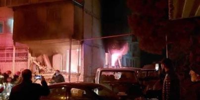 В Тбилиси в многоквартирном доме произошел мощный взрыв, есть пострадавшие (видео)