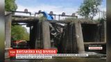 Автомобільний міст у Тернопільській області обвалився під вантажівкою з піском