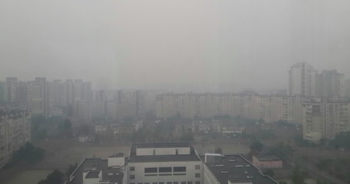 У Києві у школах та садочках скоротили робочий день через смердючий дим