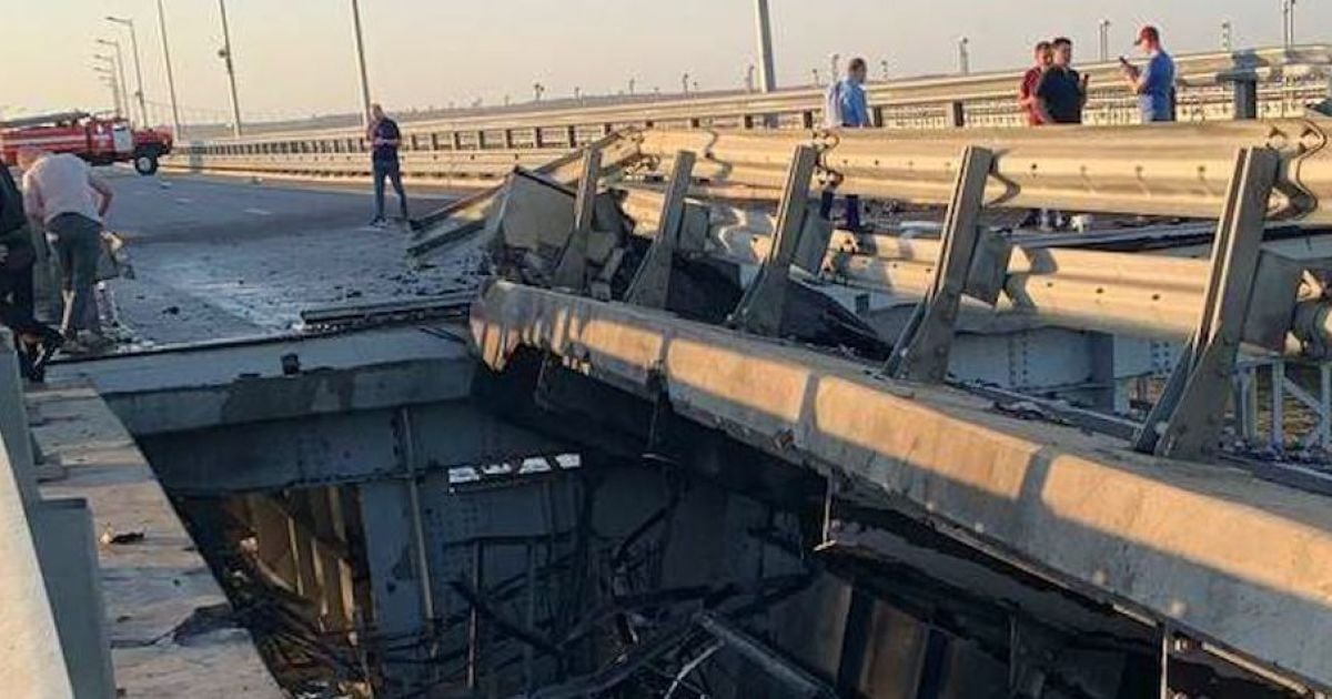 Поврежден Крымский мост после взрыва/Фото: Телеграмм-канал Mash