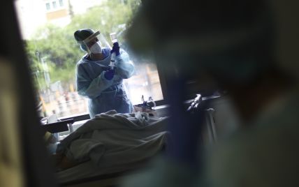 Шмигаль назвав бюрократичну причину, чому медикам не виплатили "коронавірусних" надбавок